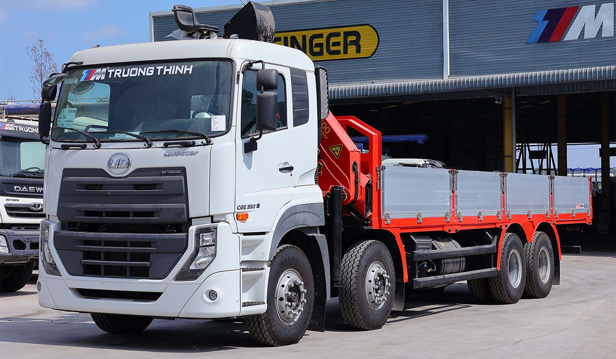 Xe tải UD 4 chân 350 18 tấn thùng 9m5
